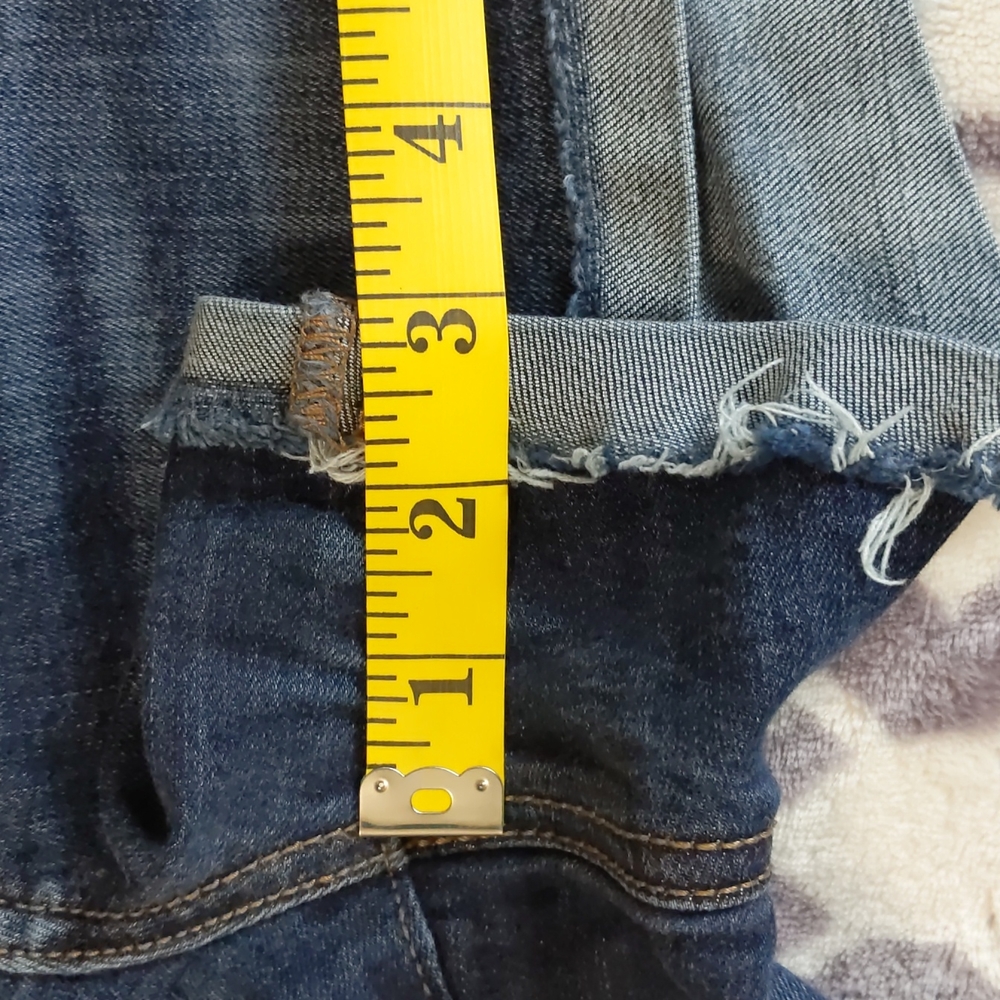 AE Jean Shorts size 8 - Picture 5 of 7